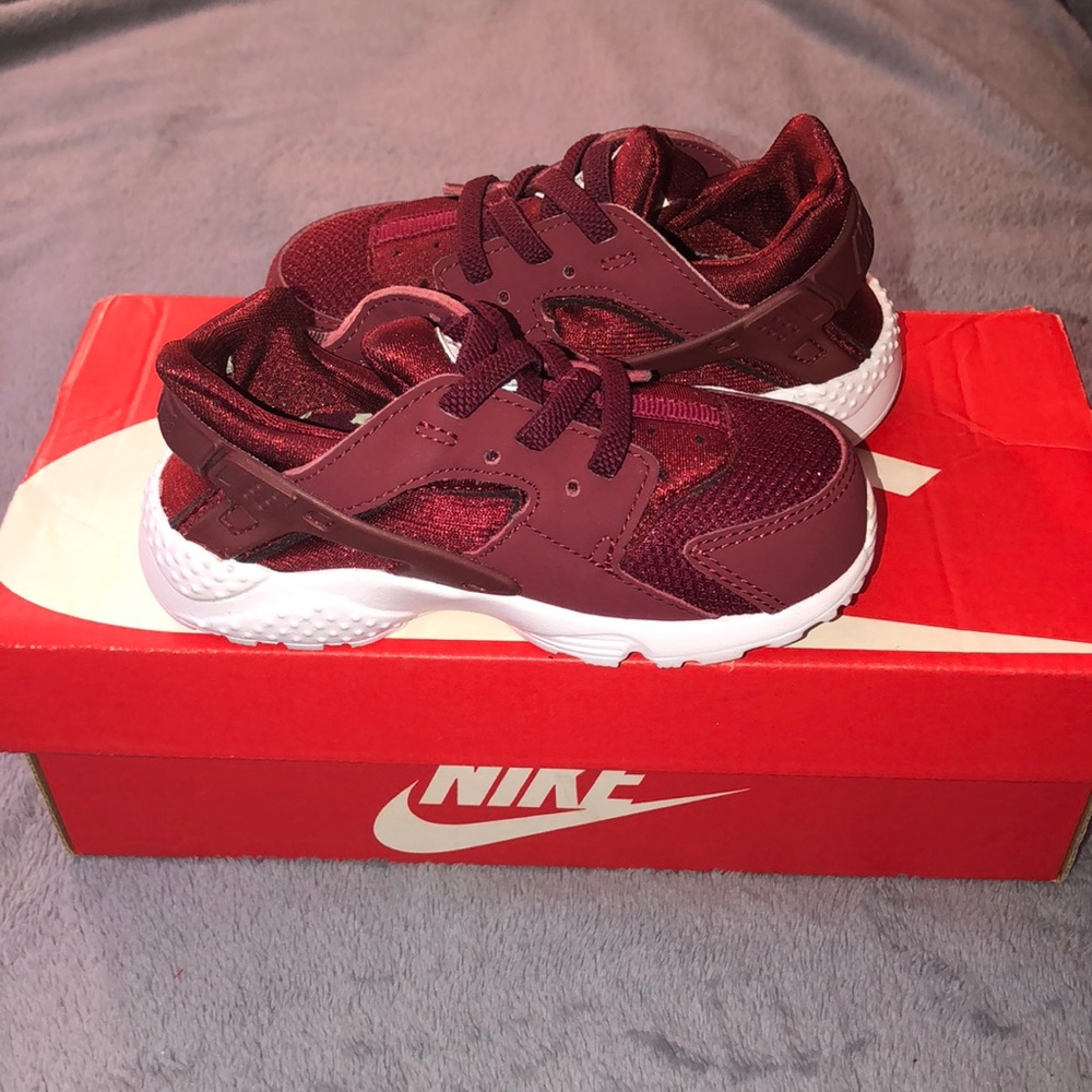 NIKE TODDLER HUARACHE’s